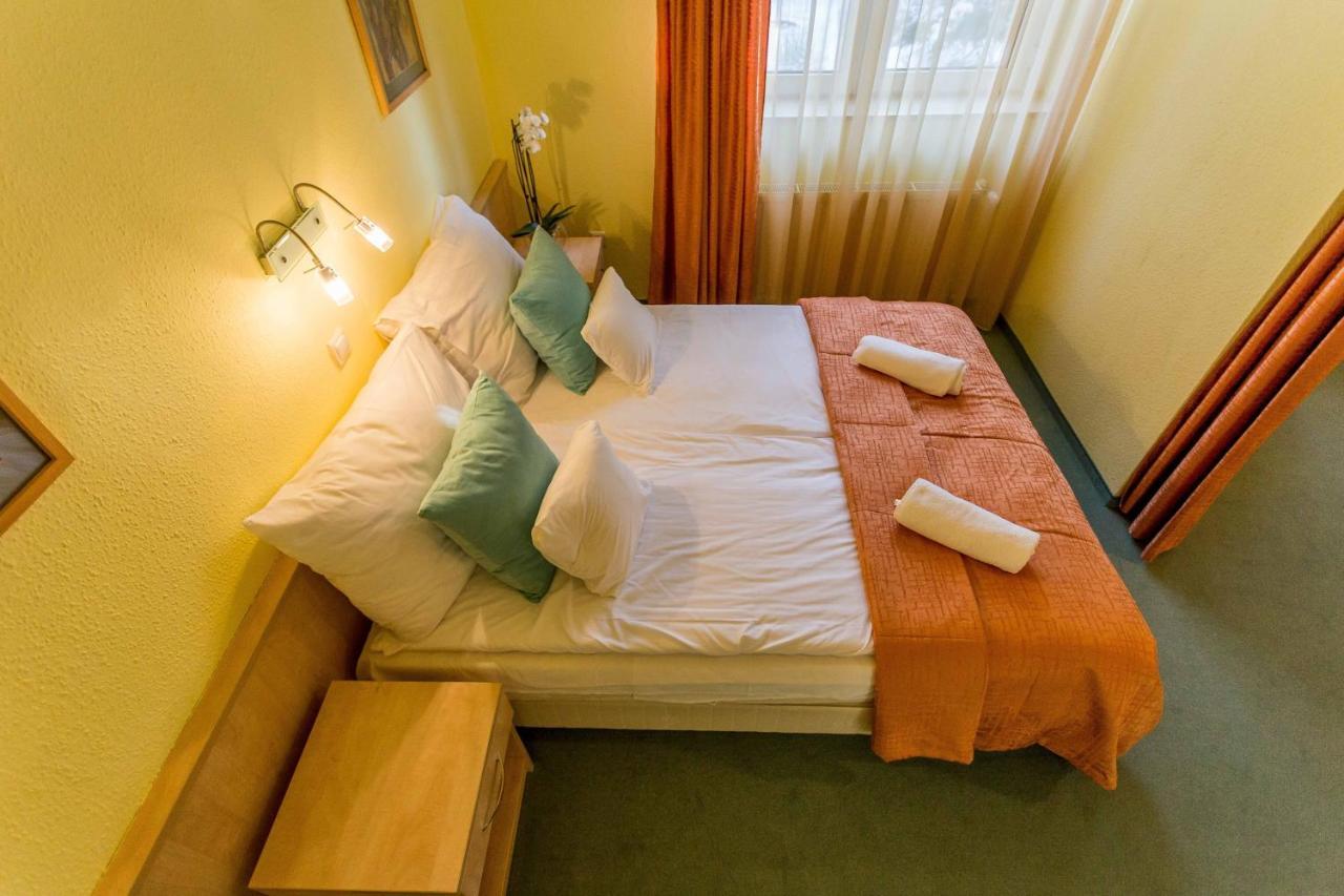 Salgo Hotel Salgotarjan Ngoại thất bức ảnh