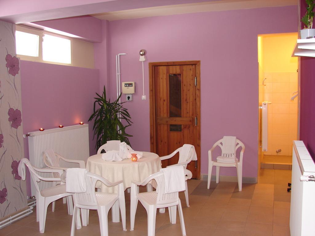Salgo Hotel Salgotarjan Ngoại thất bức ảnh