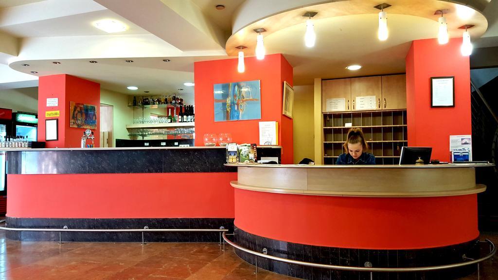 Salgo Hotel Salgotarjan Ngoại thất bức ảnh