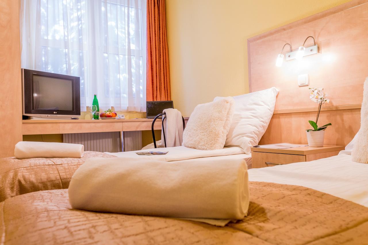 Salgo Hotel Salgotarjan Ngoại thất bức ảnh