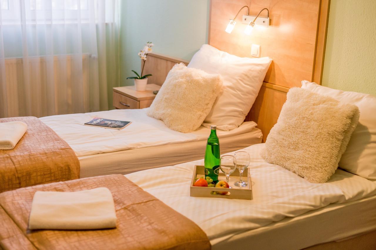 Salgo Hotel Salgotarjan Ngoại thất bức ảnh