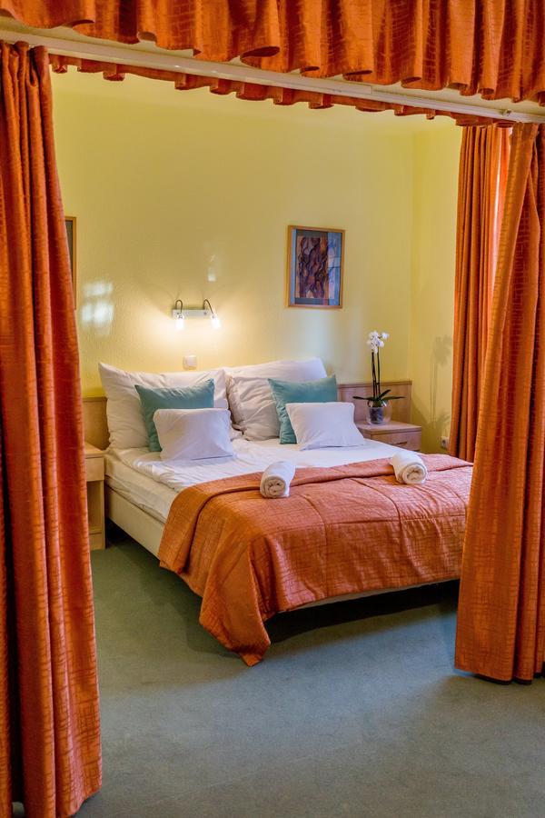Salgo Hotel Salgotarjan Ngoại thất bức ảnh